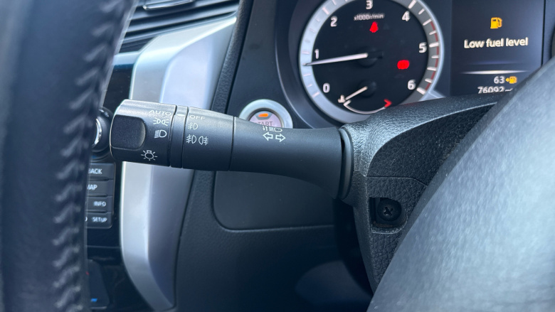 Nissan Navara Np300 Diesel Double Cab Pick Up N-Connecta 2.3dCi 190 4WD